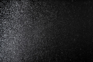 黒い背景の合成に使える飛沫感染のイメージ（コロナウィルス）