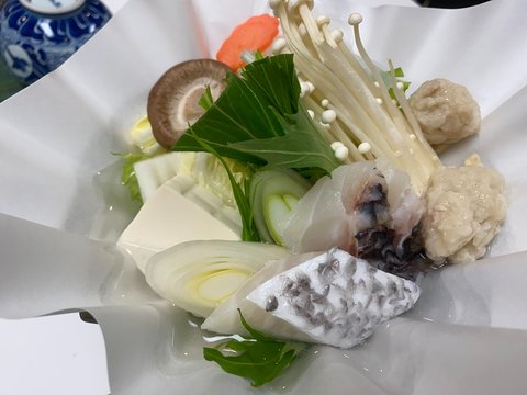 Paper Hotpot; Hot Pot Dish Cooked Half-wrapped In Paper 紙鍋