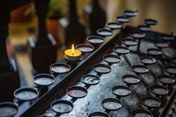 Kerzen in Kirche
