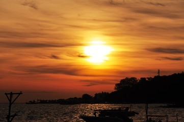 Fototapeta na wymiar Sunrise view at the sea on Koh Samet