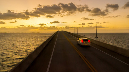 Obraz na płótnie Canvas Beautiful Sunset over the Seven Mile bridge in Florida