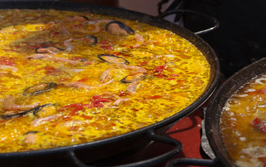 paella in a pan