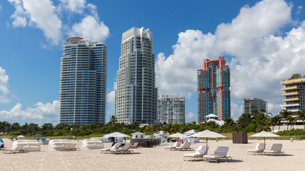 Fototapeta na wymiar South Miami Beach buildings