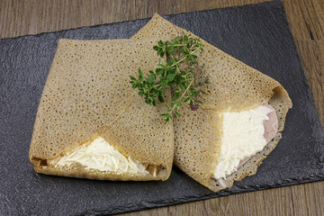 crêpes bretonnes au jambon et fromage