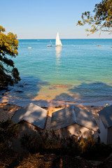 Paysage sur l'île de Noirmoutier, plage et rocher en Vendée.