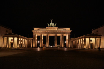 Obraz premium Berlin, Germany on April 15, 2019: Brandenburg Gate in the city of Berlin, Germany.