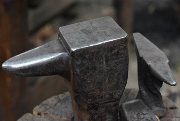 Small steel anvil with smooth, frayed sides
