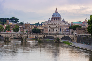 Fototapeta na wymiar Vatican under rain