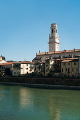 Fototapeta na wymiar Turm in Italien