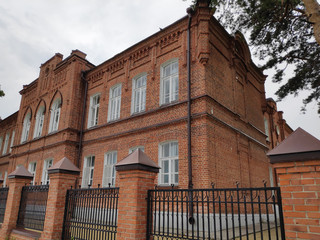 Fototapeta premium Red brick building. On the island of Sviyazhsk.