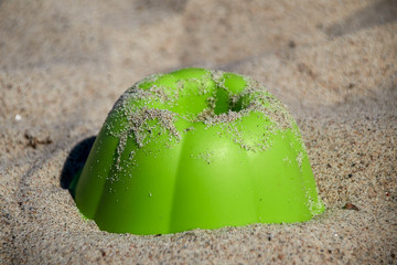 green sand mold in granular sand