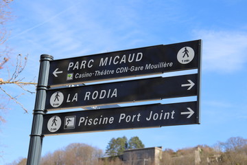 Le parc Micaud - parc public et grand espace de verdure à Besançon, ville de Besançon -...
