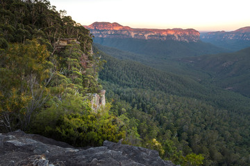 Fototapeta na wymiar Pulpit Lookout, Blue Mountains, Australia