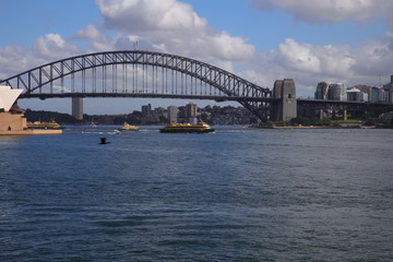 Fototapeta na wymiar Sydney harbour from the botanical gardens with the harbour bridge and opera house in full view