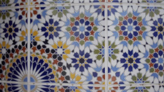 Zoom out blue and white Moroccan tiles