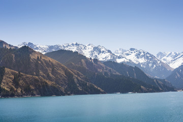 Obraz premium mountain Tianshan and lake Tianchi at xinjiang china