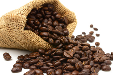 coffee beans isolated on white background,copy space.