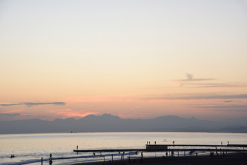 Fototapeta na wymiar 湘南江の島西浜の夕景