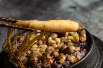 Ginseng with steamed rice and nuts 