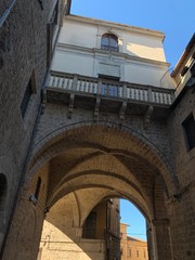 Fototapeta premium the entrance to the castle