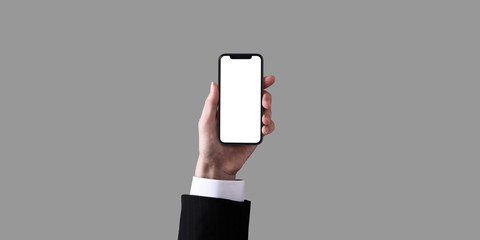 スマホを持つビジネスマン © taa22