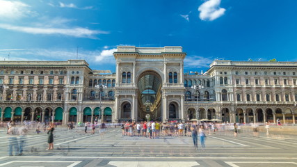 Obraz premium The Galleria Vittorio Emanuele II timelapse on the Piazza del Duomo Cathedral Square .