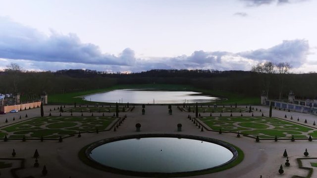 Bassin de l'orangerie du Ch&acirc;teau de Versailles