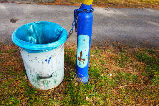 Secured Waste Bin Against Theft