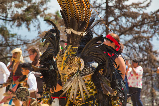 Aztec dancers dancing,The tuft of the denzante is very beautiful and striking