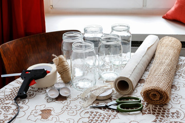 How to transform plain glass jar into a romantic candle holder