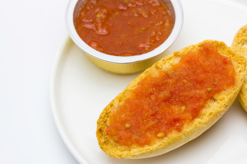 Tomate triturado para untar en la tostada