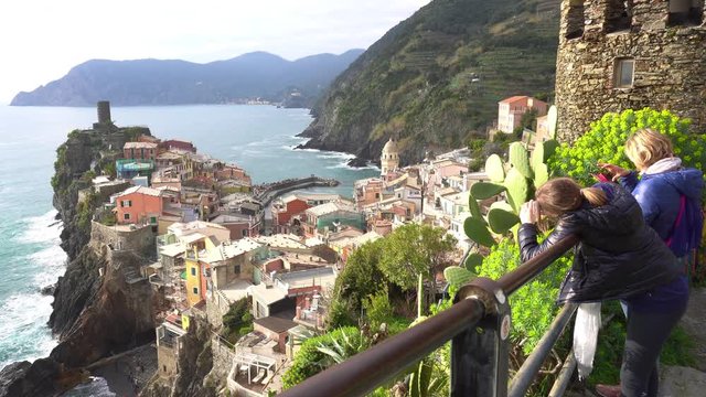 Via dell'Amore (the way of love), famous hiking trail among the vineyards in the coast of Vernazza village, Cinque Terre National Park, UNESCO world heritage site. Liguria, Italy, Europe
