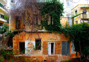 Naklejka premium Abandoned and demolished old house in the centre of Beirut