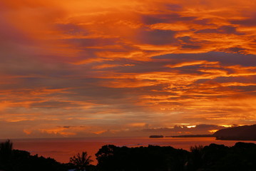 crépuscule sur la presqu'ile de Tahiti