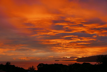 crépuscule sur la presqu'ile de Tahiti