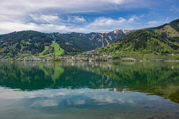 Bergpanorama am Zeller See in Österreich