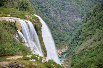 Nature Pictures Magnificent view of the Tamul waterfall, San Luis Potosi