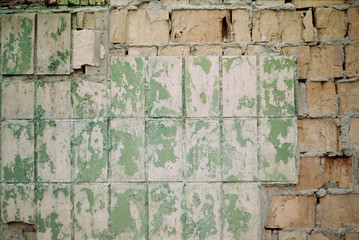 Old tiles that don't stick well anymore