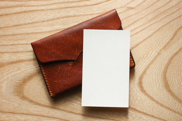 卓上のビジネスカード縦型（合成用）