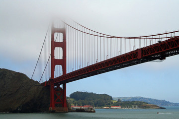 Golden Gate Bridge (CA 01125)