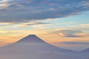 Fototapeta premium 富士山 朝焼 雲 風景 赤 青 空