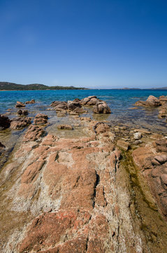 Rote Felsen auf Sardinien