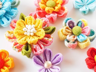 つまみ細工の花