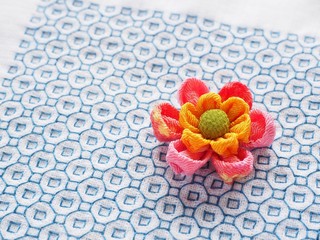 つまみ細工の花