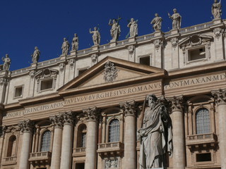 Fototapeta na wymiar St. Peter's Basilica in the Vatican in Rome. Facade.
