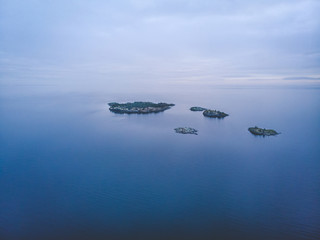 Obraz na płótnie Canvas islands in the lake ladoga