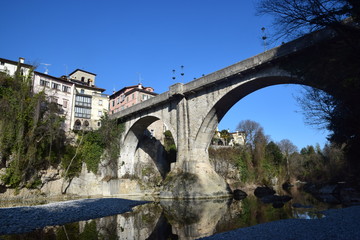 Fototapeta na wymiar Cividale del Friuli - Ponte del Diavolo sul fiume Natisone
