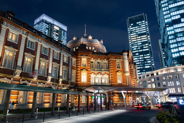 Fototapeta na wymiar 東京駅 丸の内南口 -夜景-