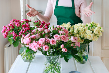 Fresh roses for sale at the florist shop.