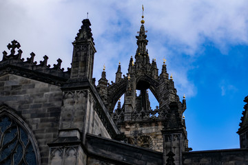 Fototapeta na wymiar old church in edimburgh scotland with blue sky